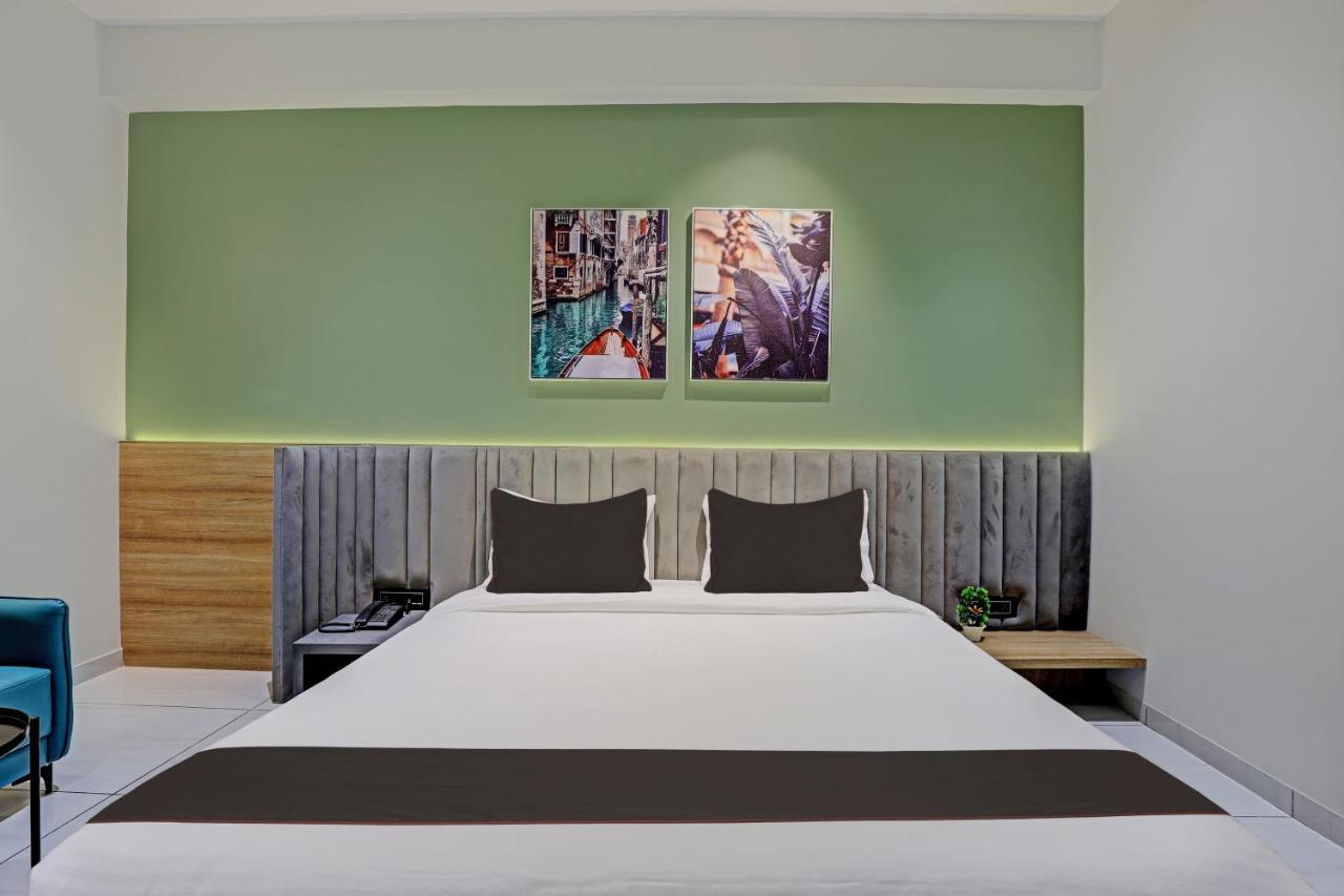 Hotel Lee Platinum Ahmedabad Esterno foto