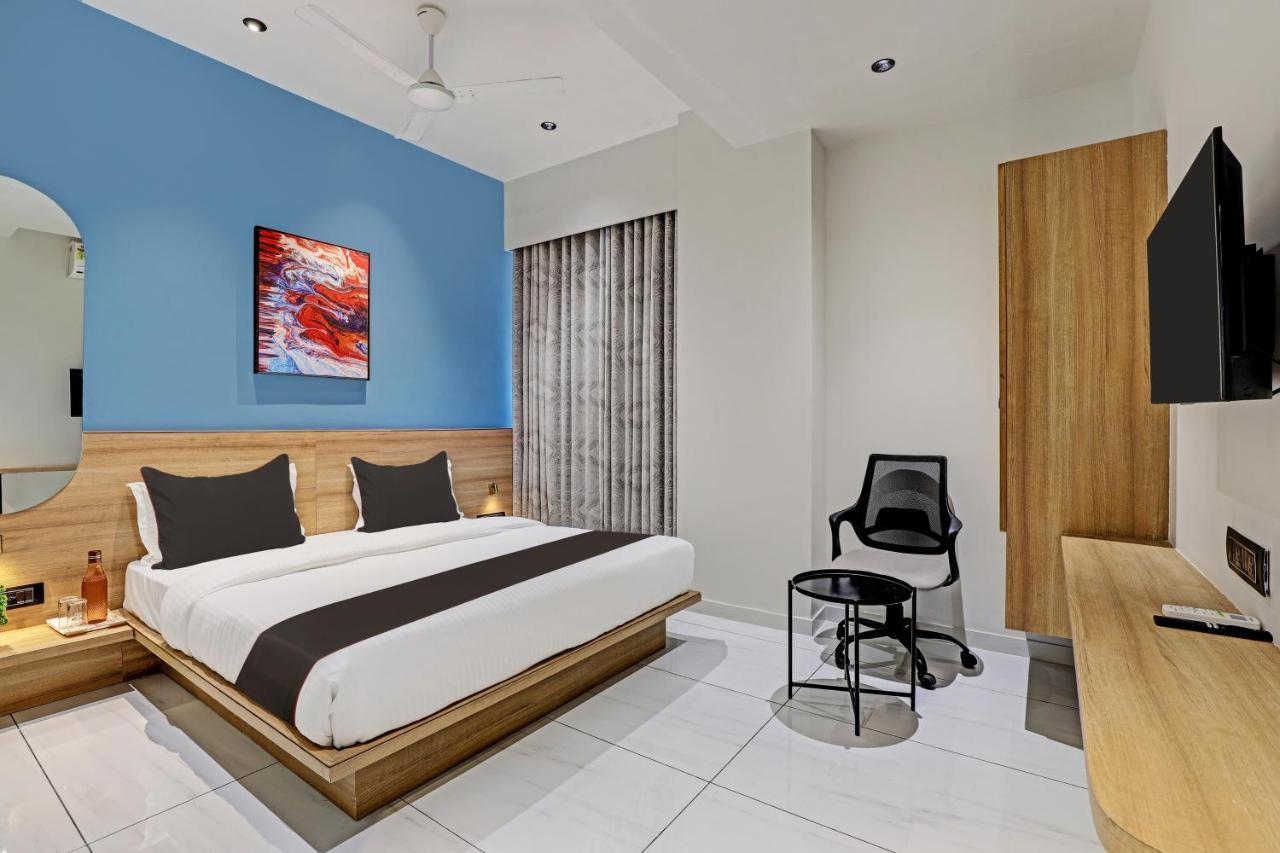 Hotel Lee Platinum Ahmedabad Esterno foto