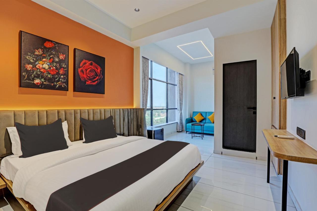 Hotel Lee Platinum Ahmedabad Esterno foto