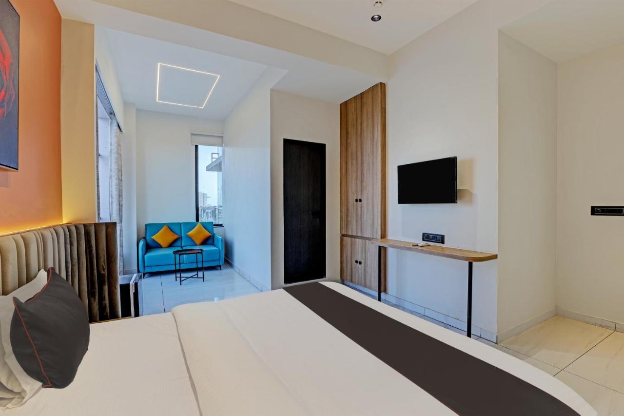Hotel Lee Platinum Ahmedabad Esterno foto
