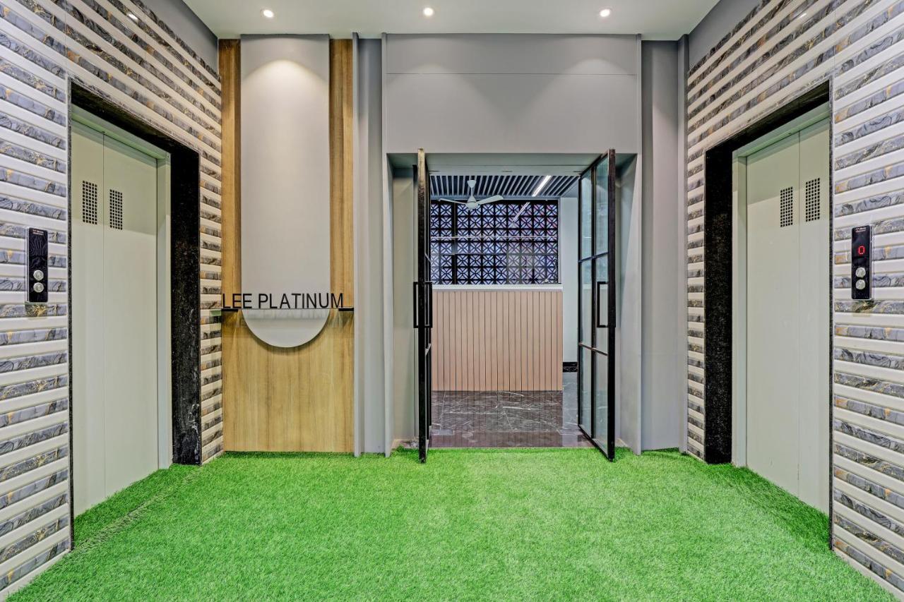 Hotel Lee Platinum Ahmedabad Esterno foto