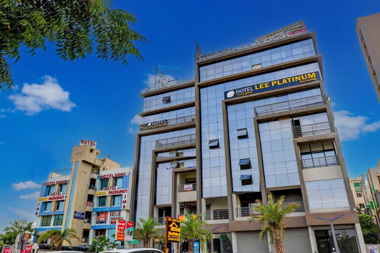 Hotel Lee Platinum Ahmedabad Esterno foto