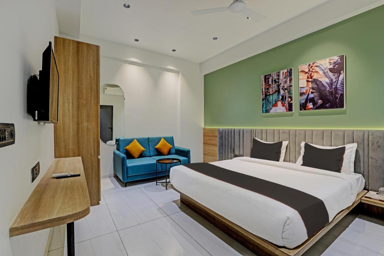 Hotel Lee Platinum Ahmedabad Esterno foto